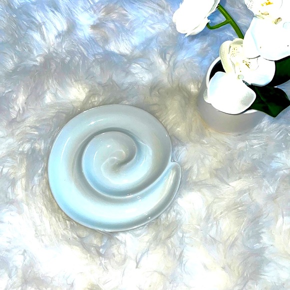 Crate&Barrel appetizer dish set - Picture 5 of 7